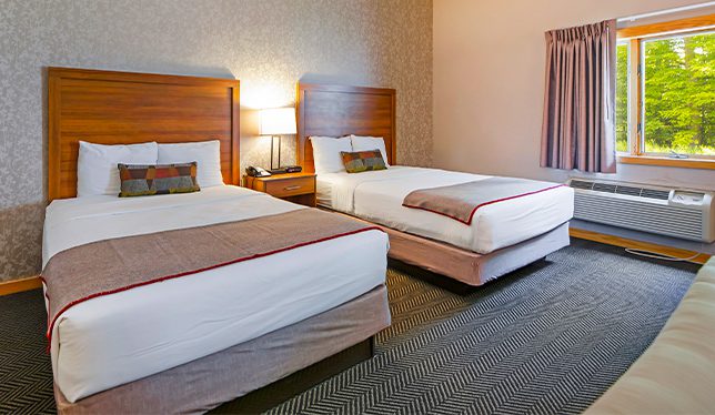 michigan-inn-double-sinks Michigan lodge and inn